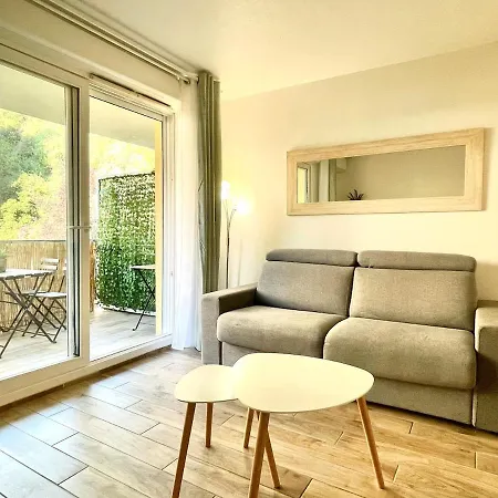 Peaceful In With Terrace, Parking