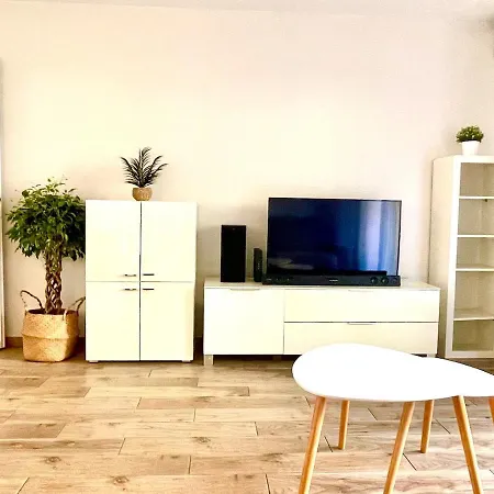 아파트 Peaceful In With Terrace, Parking