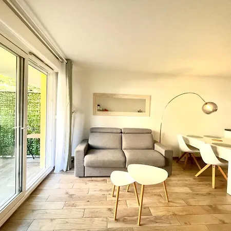 Peaceful In With Terrace, Parking * 니스