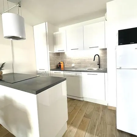 Peaceful In With Terrace, Parking *