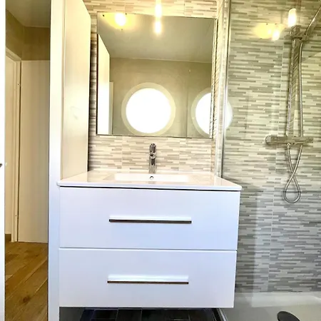 아파트 Peaceful In With Terrace, Parking *