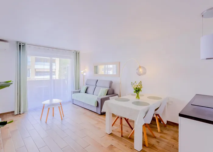 Peaceful In With Terrace, Parking