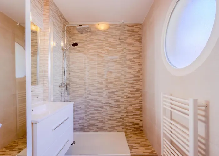 Peaceful In With Terrace, Parking Apartment Nizza