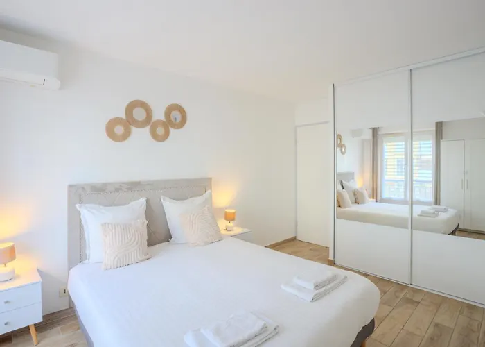 Apartment Peaceful In With Terrace, Parking