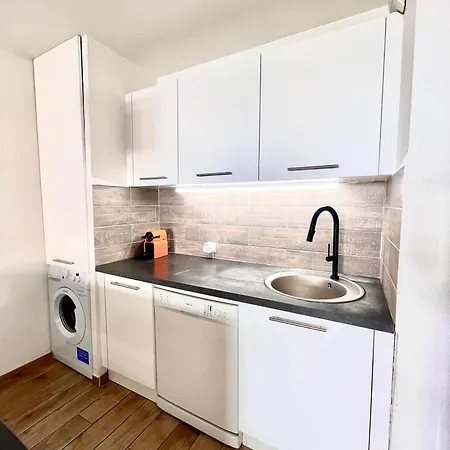 Apartment Peaceful In With Terrace, Parking Nice