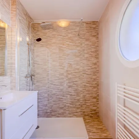 Peaceful In With Terrace, Parking Apartment Nizza
